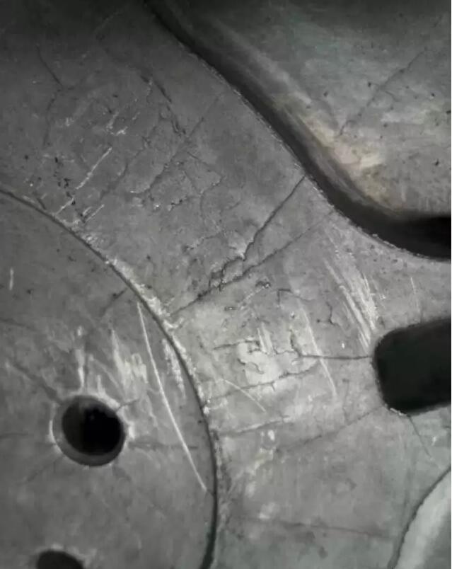 鋁合金壓鑄廠(chǎng)對(duì)于鋁合金壓鑄件主要缺陷的發(fā)現(xiàn)和防治